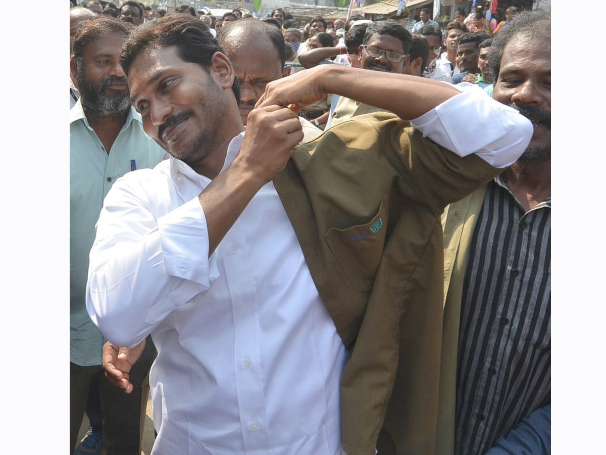 YS Jagan PrajaSankalpaYatra Day 340th Photo Gallery - Sakshi36