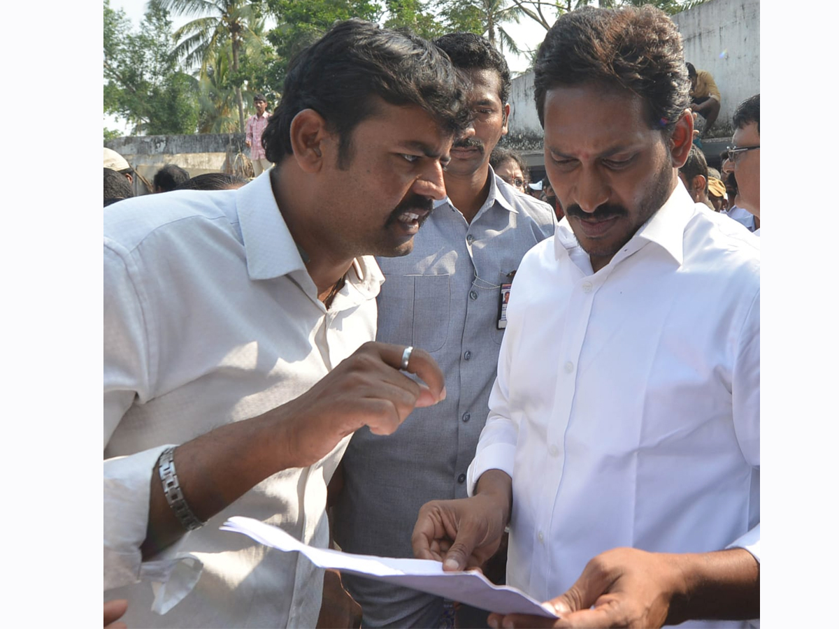 YS Jagan PrajaSankalpaYatra Day 340th Photo Gallery - Sakshi38