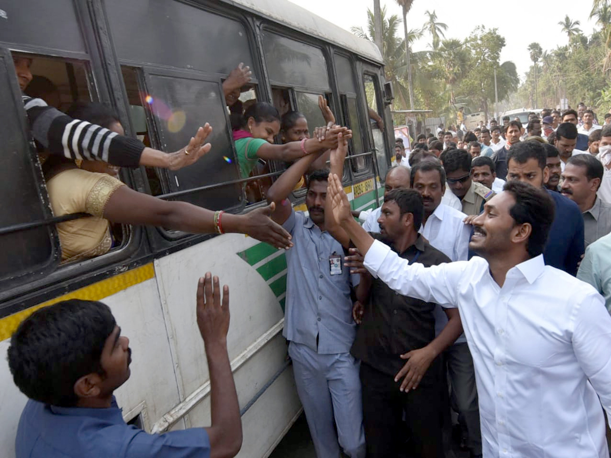 YS Jagan PrajaSankalpaYatra Day 340th Photo Gallery - Sakshi5