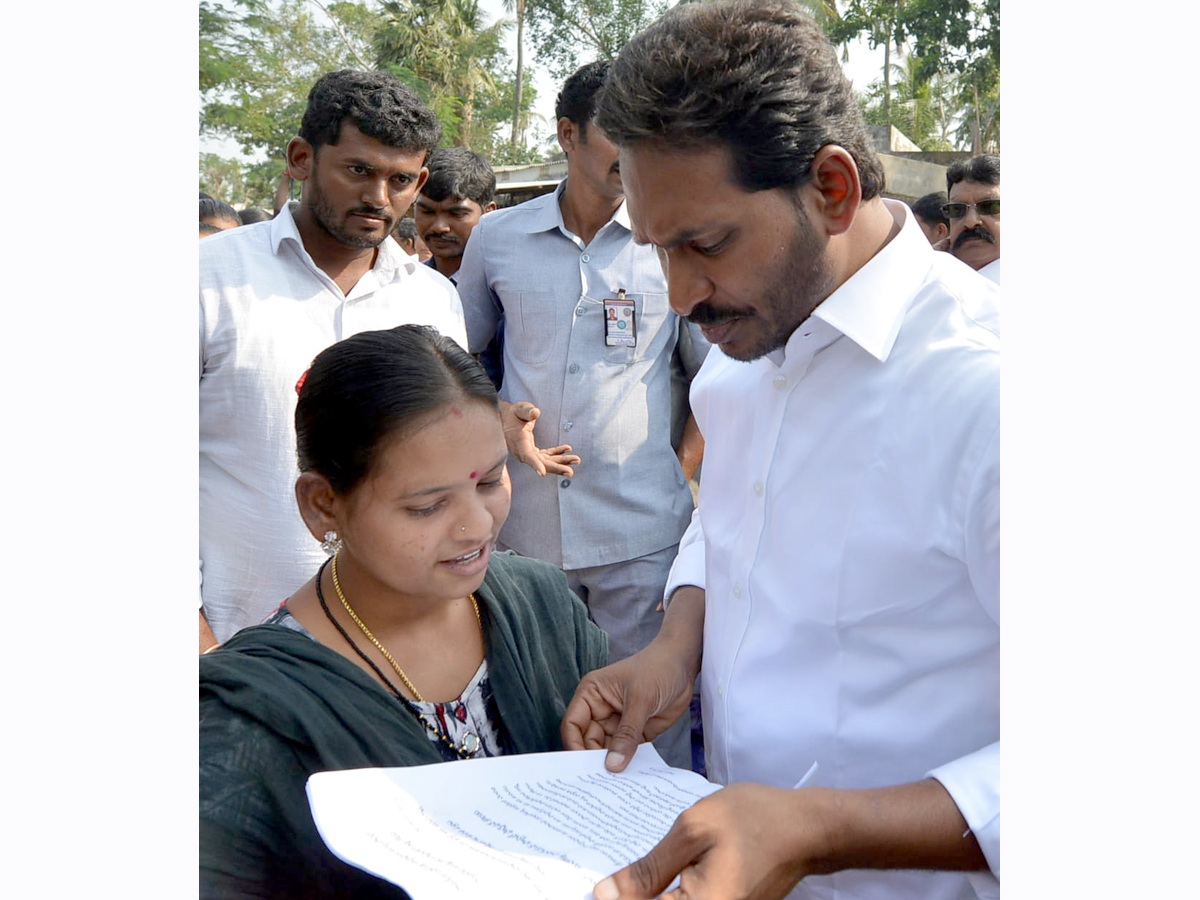 YS Jagan PrajaSankalpaYatra Day 340th Photo Gallery - Sakshi43