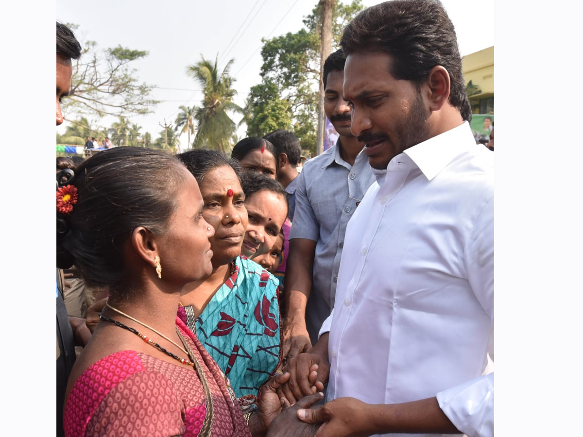 YS Jagan PrajaSankalpaYatra Day 340th Photo Gallery - Sakshi10