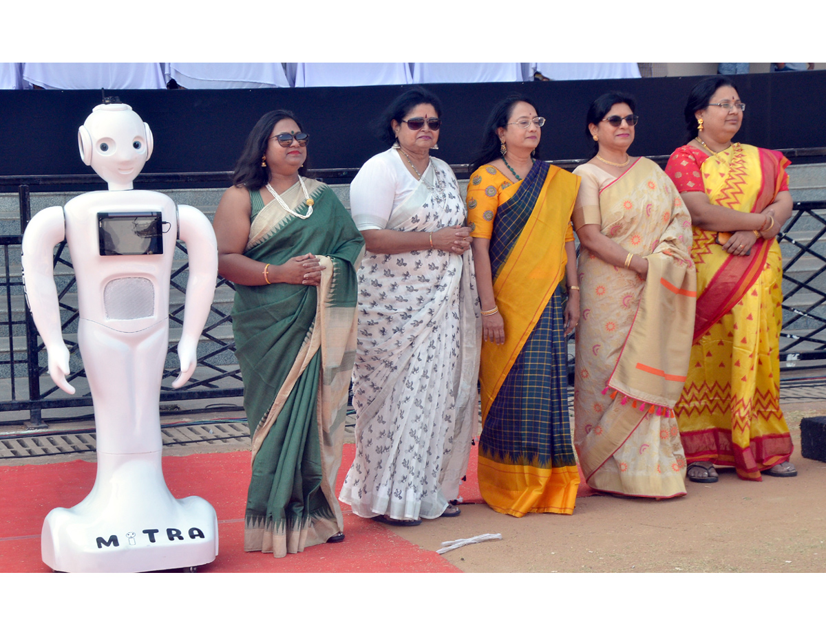 robot mitra Photo Gallery - Sakshi13