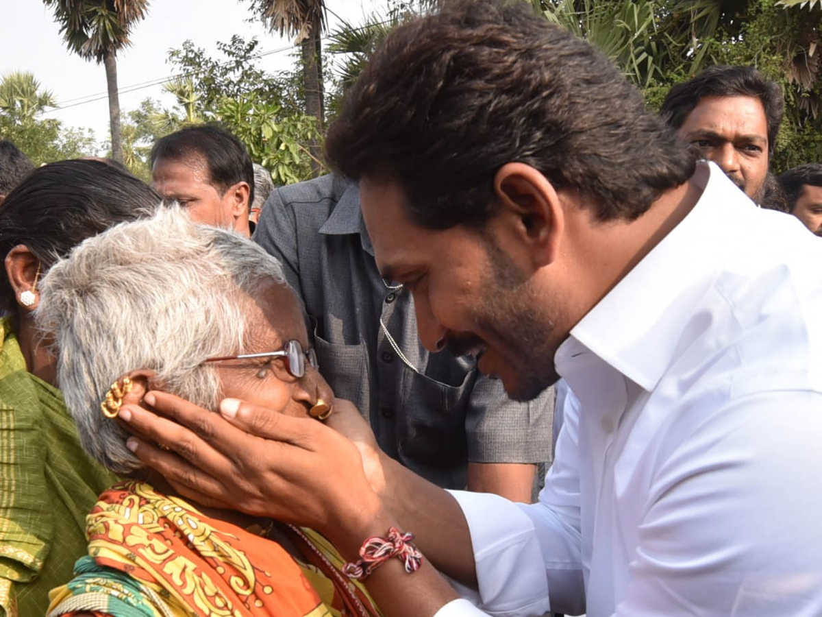 YS Jagan PrajaSankalpaYatra Day 341 Photo Gallery - Sakshi1