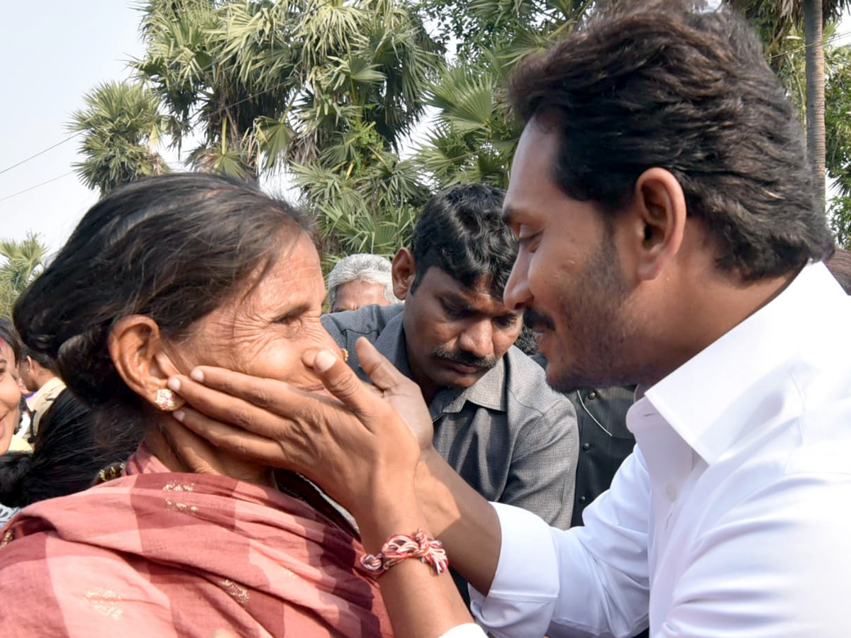 YS Jagan PrajaSankalpaYatra Day 341 Photo Gallery - Sakshi8