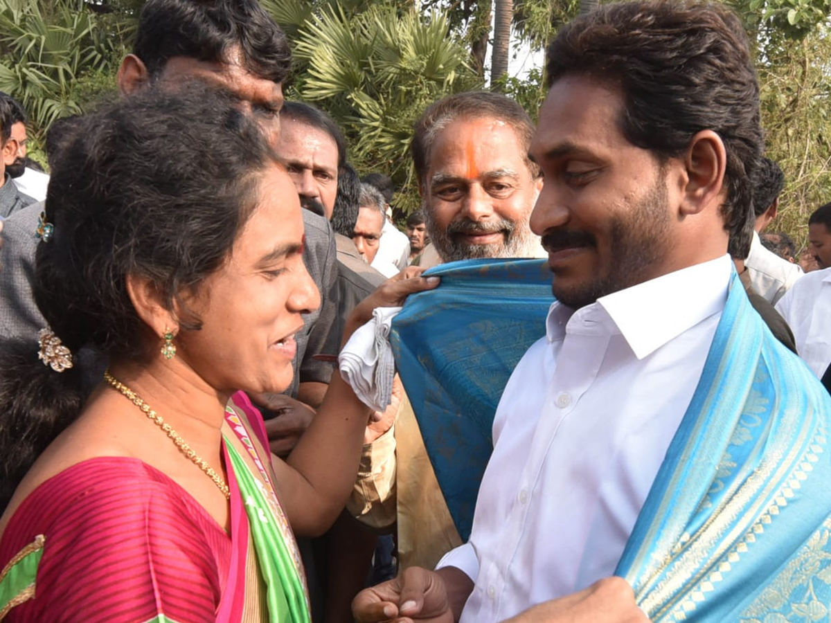 YS Jagan PrajaSankalpaYatra Day 341 Photo Gallery - Sakshi10