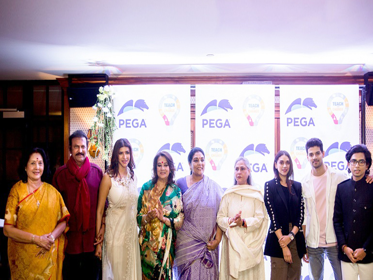 Lakshmi Manchu launches her Teach For Change Initiative Photo Gallery - Sakshi1