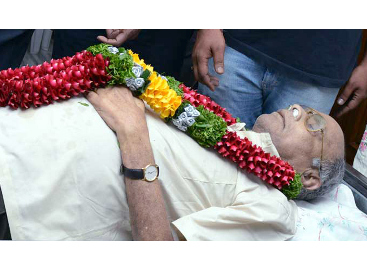 Director Vijaya Bapineedu passes away Photo Gallery - Sakshi2