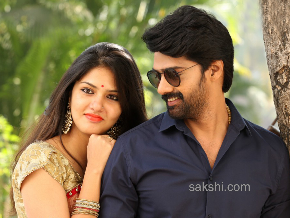 Naveen Chandra And Gayathri Suresh Hero Heroine Teaser  - Sakshi7