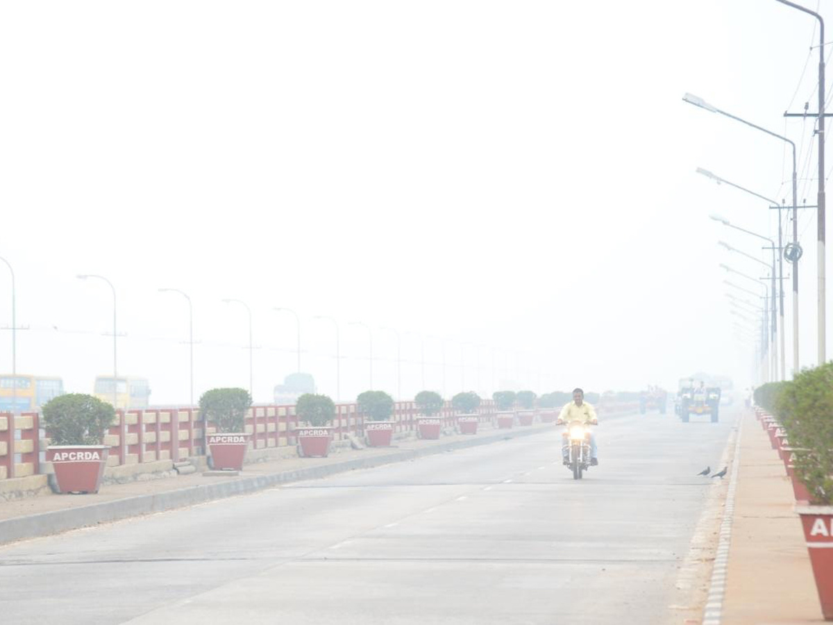 Fog On Vijayawada Photo Gallery - Sakshi15