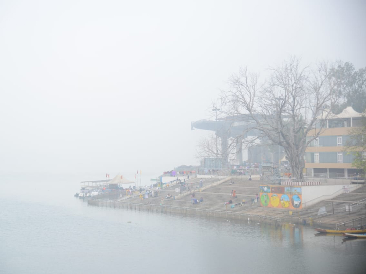 Fog On Vijayawada Photo Gallery - Sakshi6