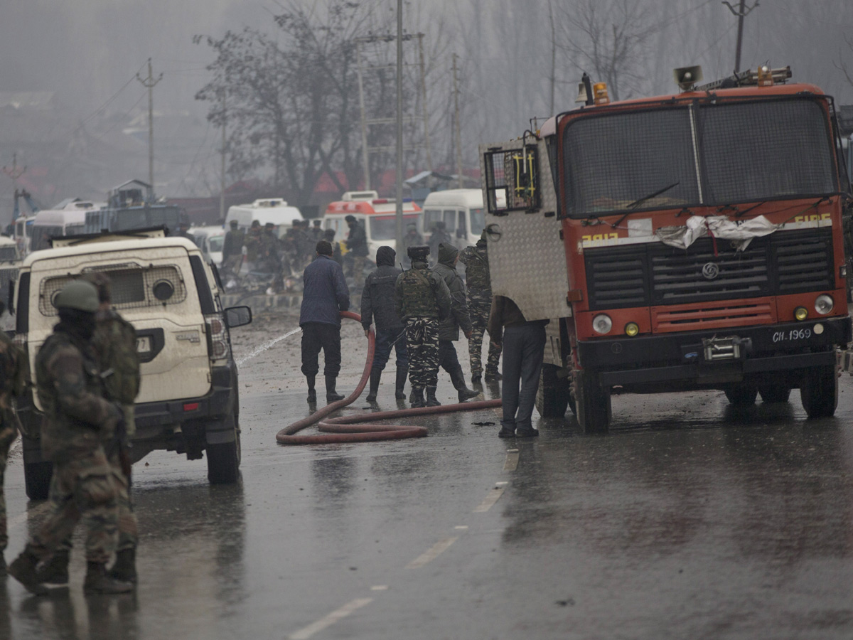 Terrorists Attack In CRPF jawans Pulwama Photo Gallery - Sakshi14