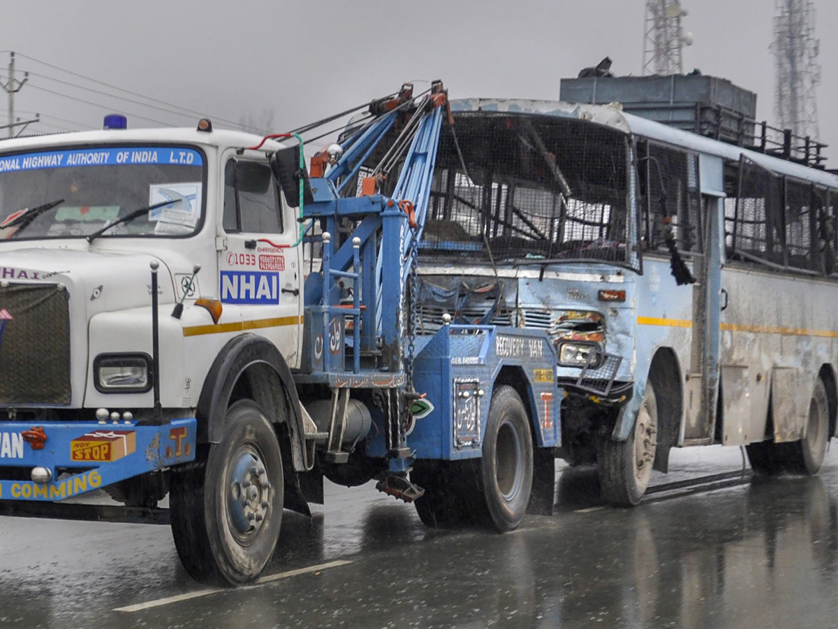 Terrorists Attack In CRPF jawans Pulwama Photo Gallery - Sakshi2