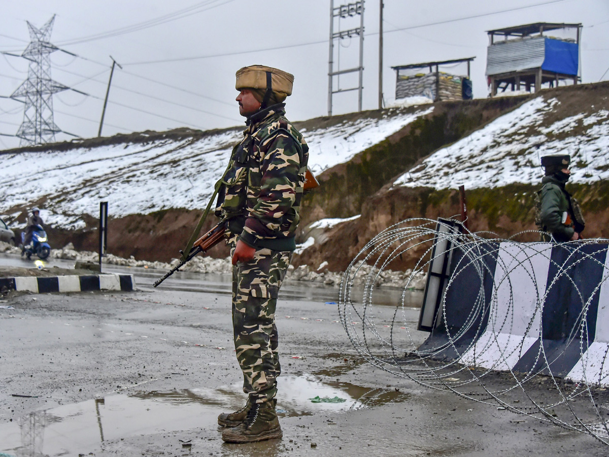 Terrorists Attack In CRPF jawans Pulwama Photo Gallery - Sakshi4