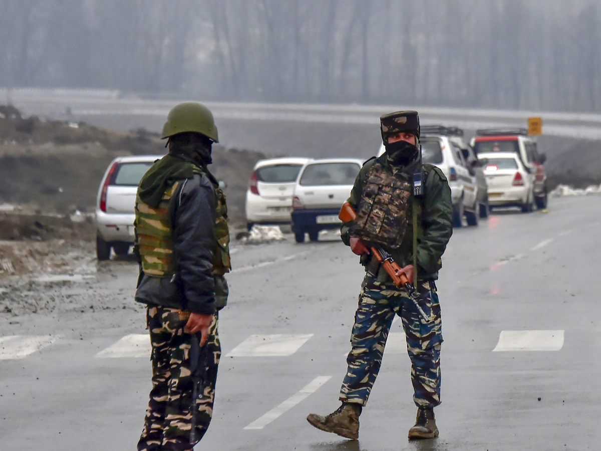 Terrorists Attack In CRPF jawans Pulwama Photo Gallery - Sakshi5