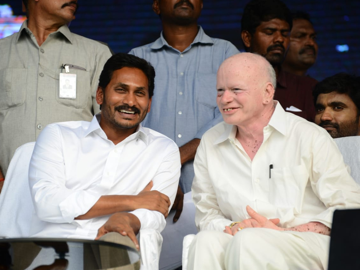 ys jagan mohan reddy bc garjna Photo Gallery - Sakshi4