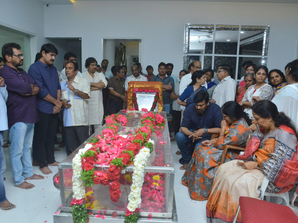 Telugu Film Industry Mourns the Death of Visionary Filmmaker Kodi Ramakrishna Photo Gallery - Sakshi2