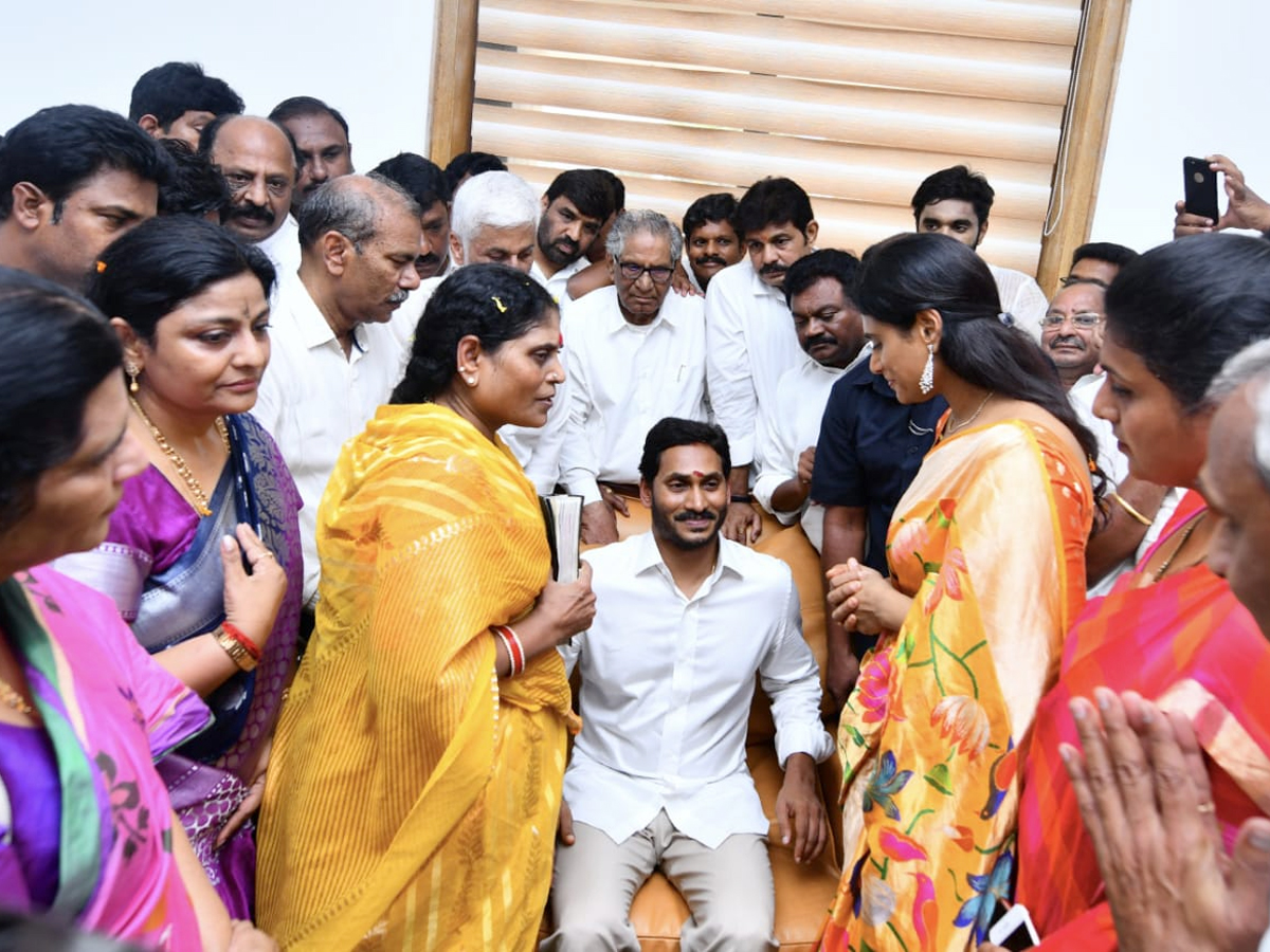 Ys Jagan New House Warming Ceremony In Tadepalli - Sakshi14