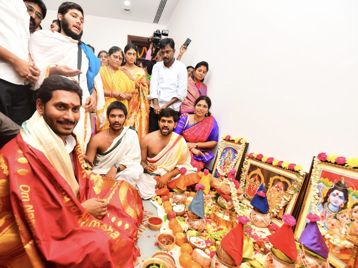 Ys Jagan New House Warming Ceremony In Tadepalli - Sakshi12