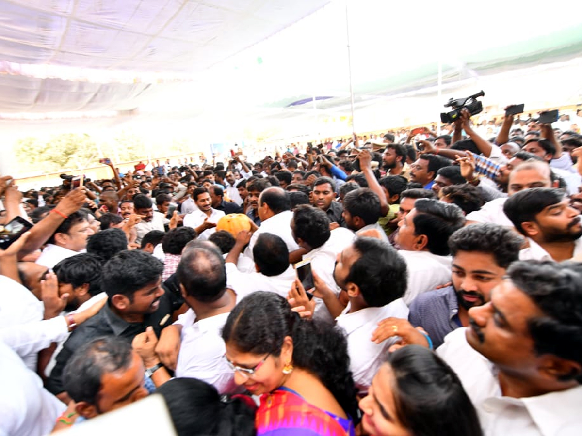 Ys Jagan New House Warming Ceremony In Tadepalli - Sakshi11