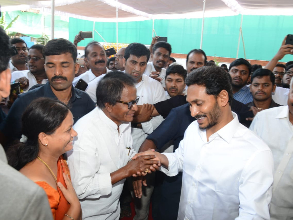 Ys Jagan New House Warming Ceremony In Tadepalli - Sakshi20