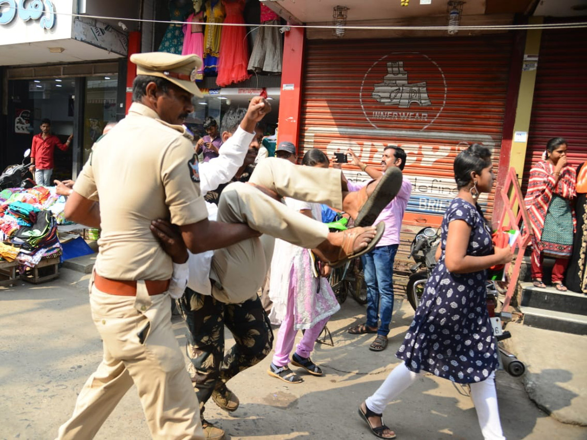 Police Arrests Employees Cps Cancellation Ap Assembly  - Sakshi9