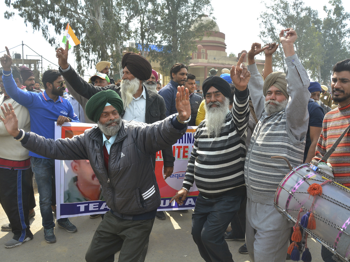 People celebrate across nation as Abhinandan Varthaman is on his way Photo Gallery - Sakshi2