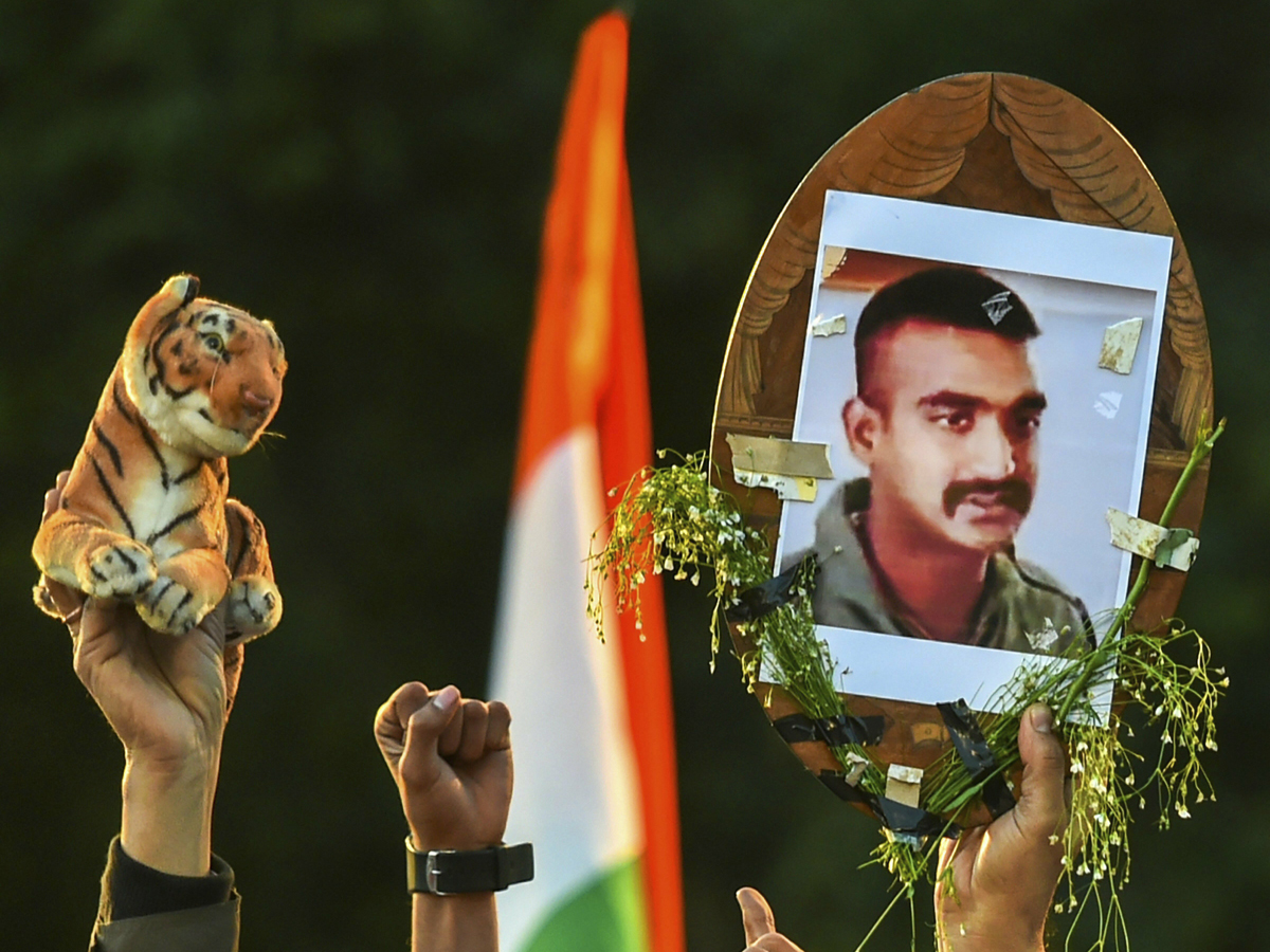 People celebrate across nation as Abhinandan Varthaman is on his way Photo Gallery - Sakshi3