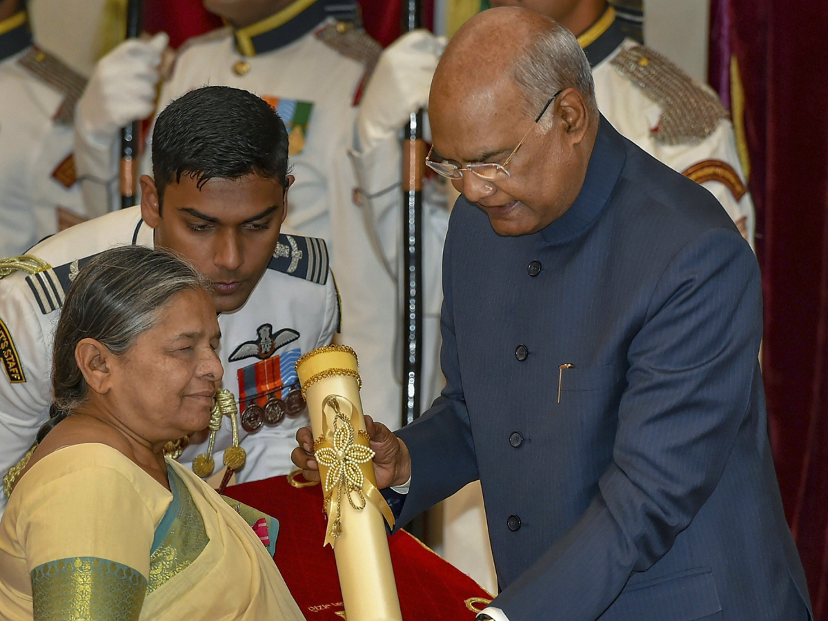  PRESIDENT KOVIND CONFERS PADMA AWARDS AT RASHTRAPATI BHAVAN Photo Gallery - Sakshi15