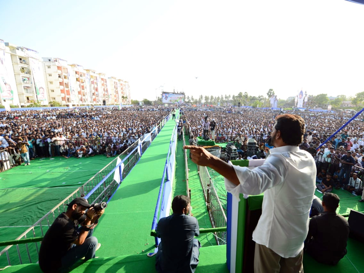 YS Jagan Samara Shankaravam in Kakinada Photo Gallery - Sakshi7