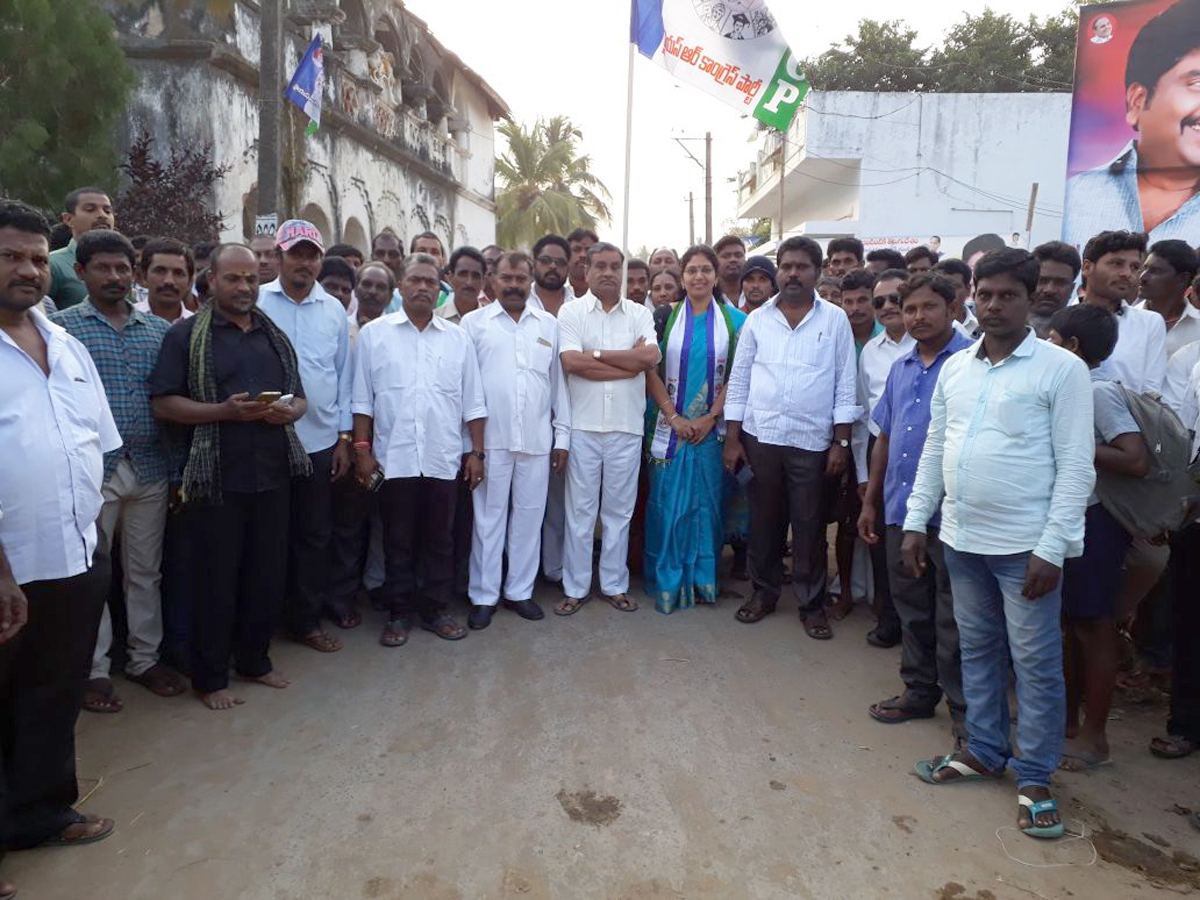 YSR congress party 9th Anniversary PHoto Gallery - Sakshi5