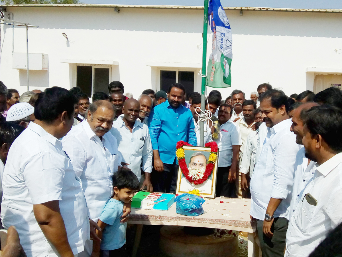 YSR congress party 9th Anniversary PHoto Gallery - Sakshi8