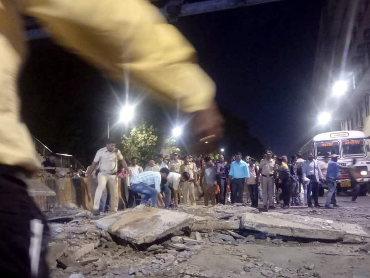 Mumbai CST bridge collapse Photo Gallery - Sakshi4