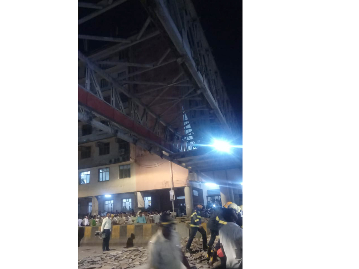 Mumbai CST bridge collapse Photo Gallery - Sakshi5