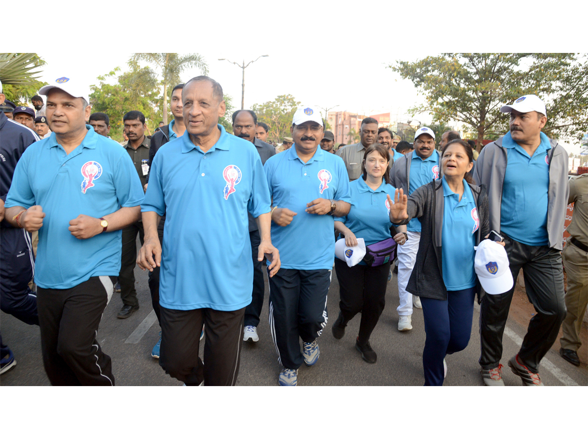 she team organizes 10k run in Hyderabad Photo Gallery - Sakshi5