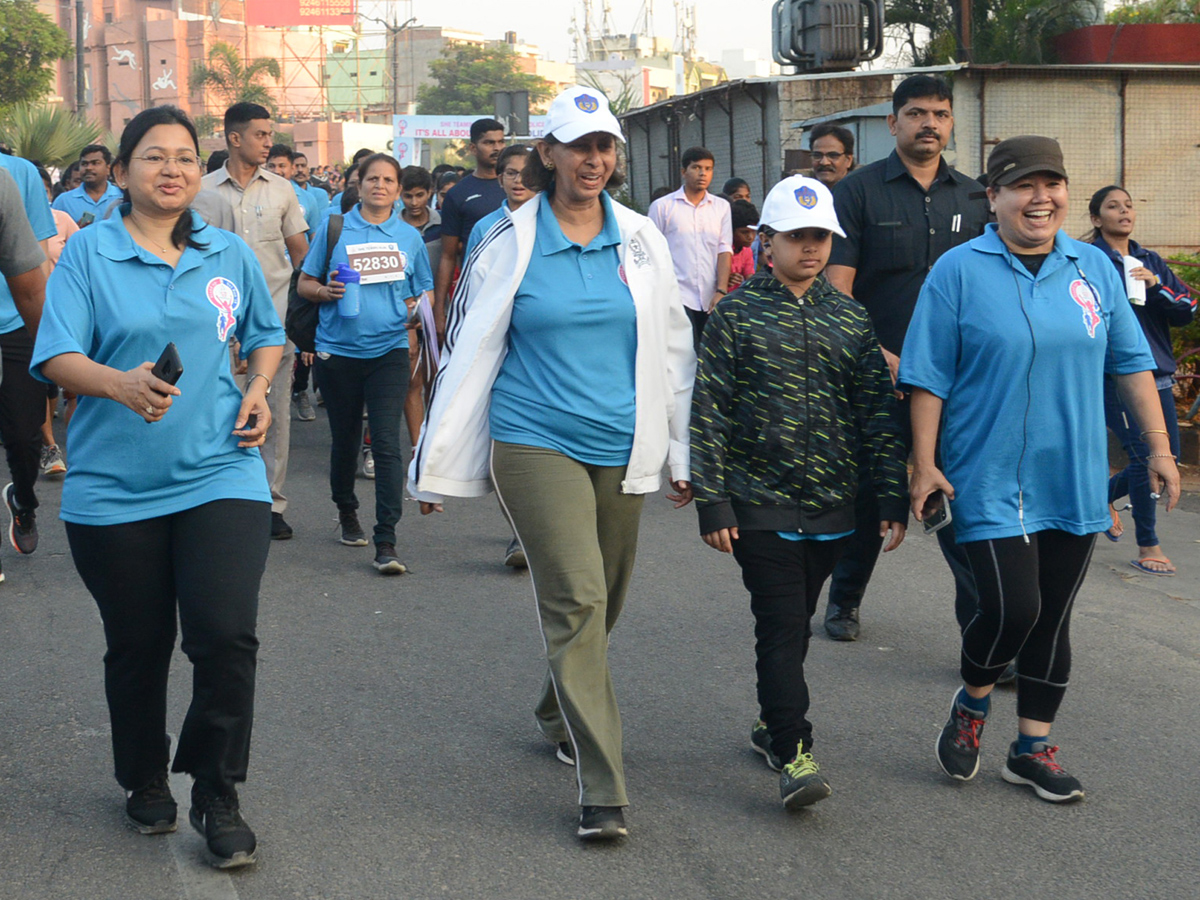 she team organizes 10k run in Hyderabad Photo Gallery - Sakshi7