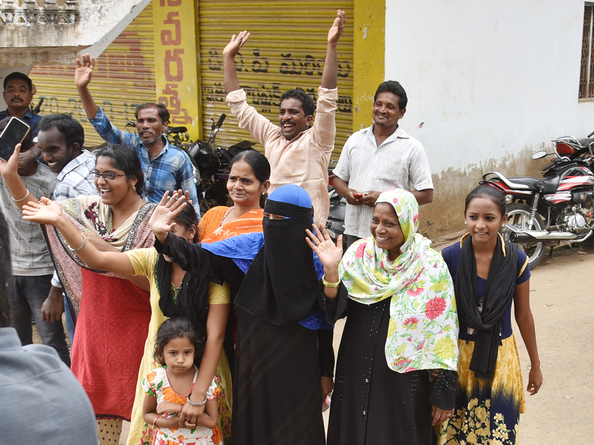 ys jagan election campaign in Koyyalagudem, West Godavari district - Sakshi6