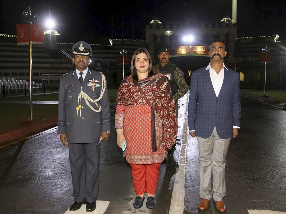 Commander Abhinandan Varthaman Released by Pakistan Photo Gallery - Sakshi1