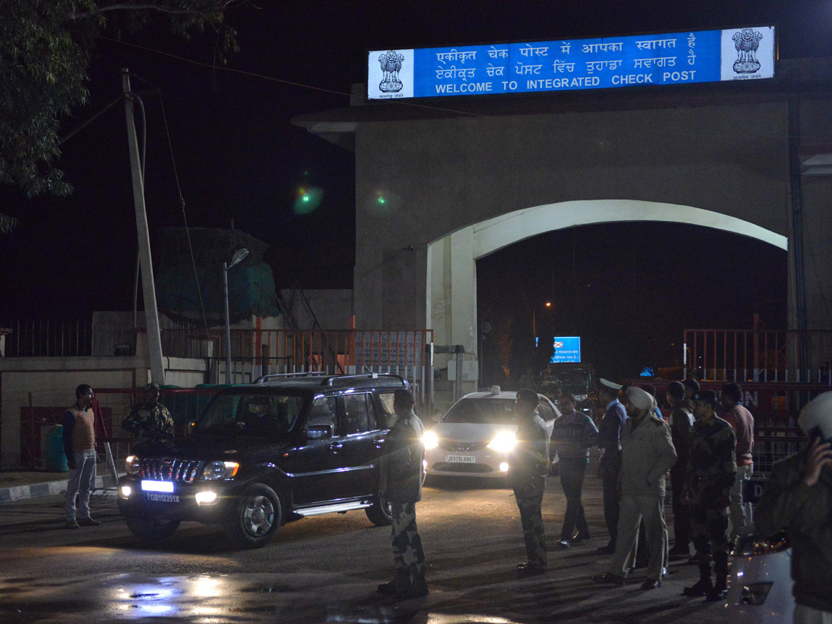 Commander Abhinandan Varthaman Released by Pakistan Photo Gallery - Sakshi9