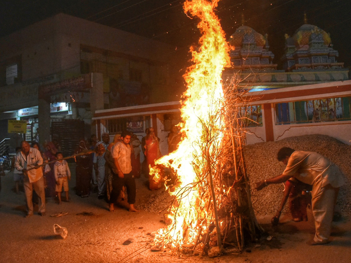 Kamudu dahanam on the occasion of Holi - Sakshi16