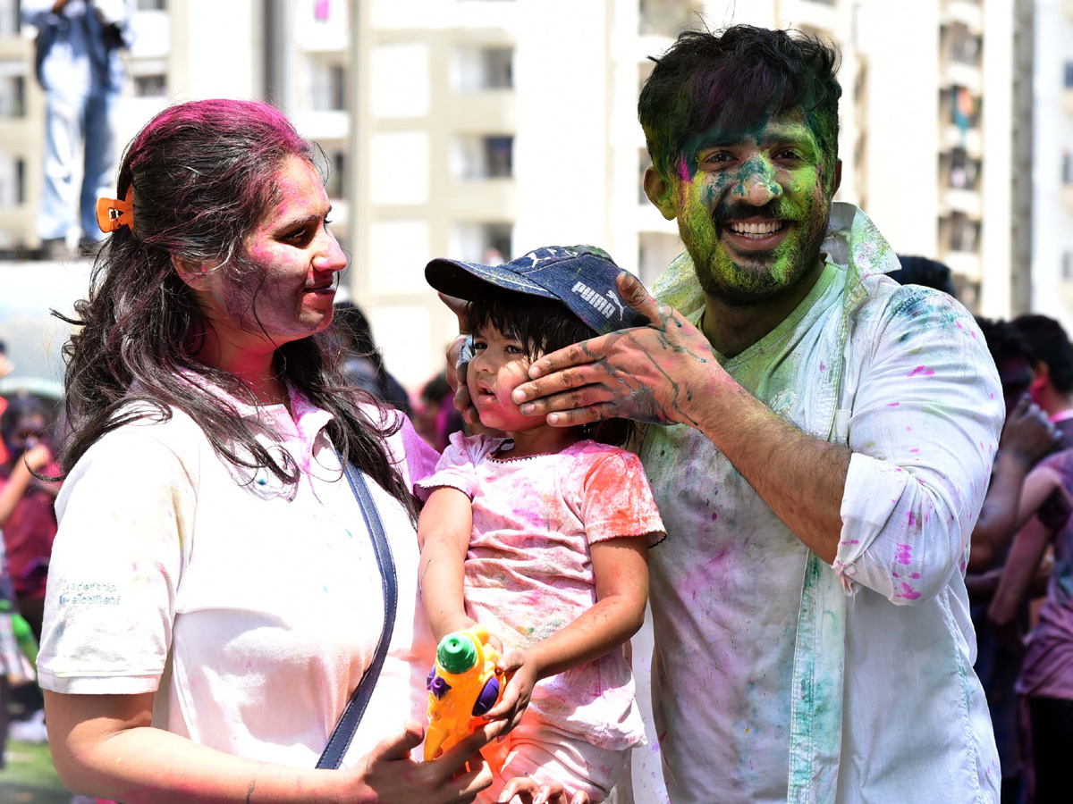 Holi Celebration in Hyderabad Photo Gallery - Sakshi23