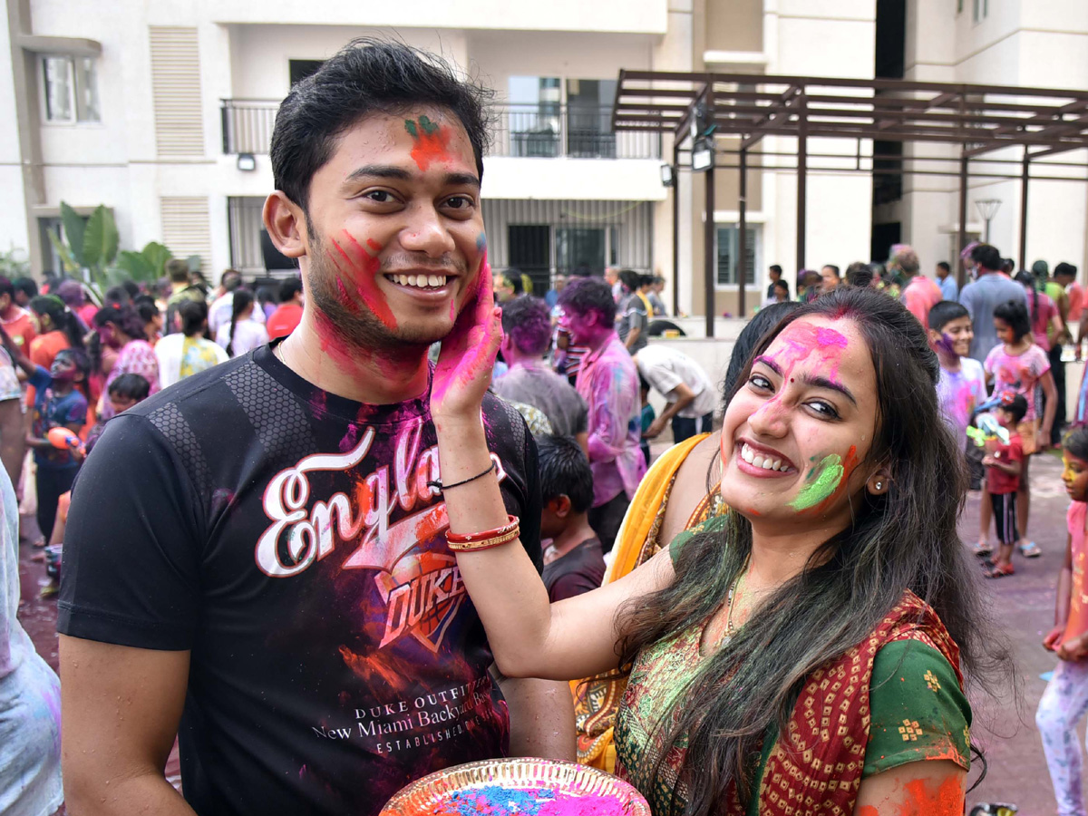 Holi Celebration in Hyderabad Photo Gallery - Sakshi25