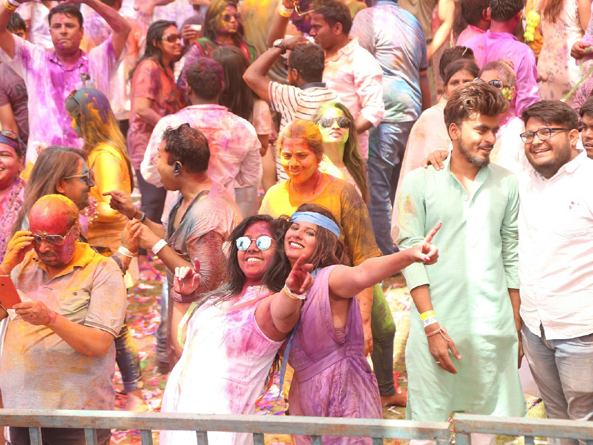 Holi Celebration in Hyderabad Photo Gallery - Sakshi5