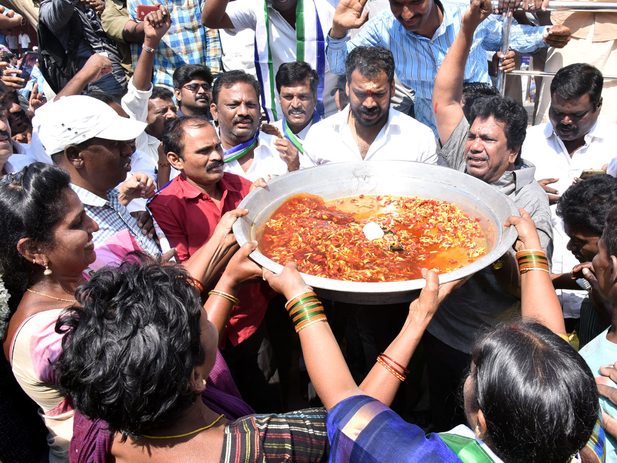 YSRCP Candidates Nominations Photo Gallery - Sakshi5