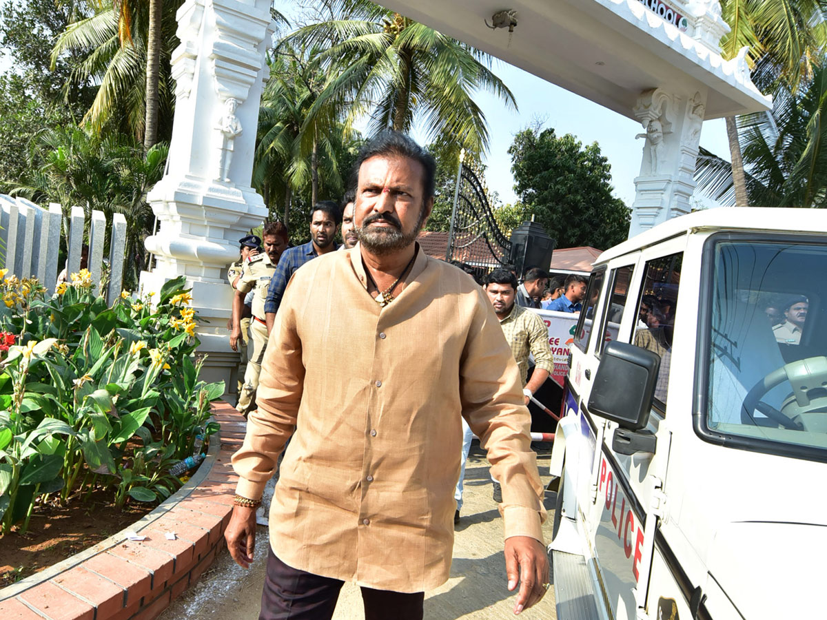 Mohan Babu Dharna Against Naidu in Tirupati  Photo Gallery - Sakshi14