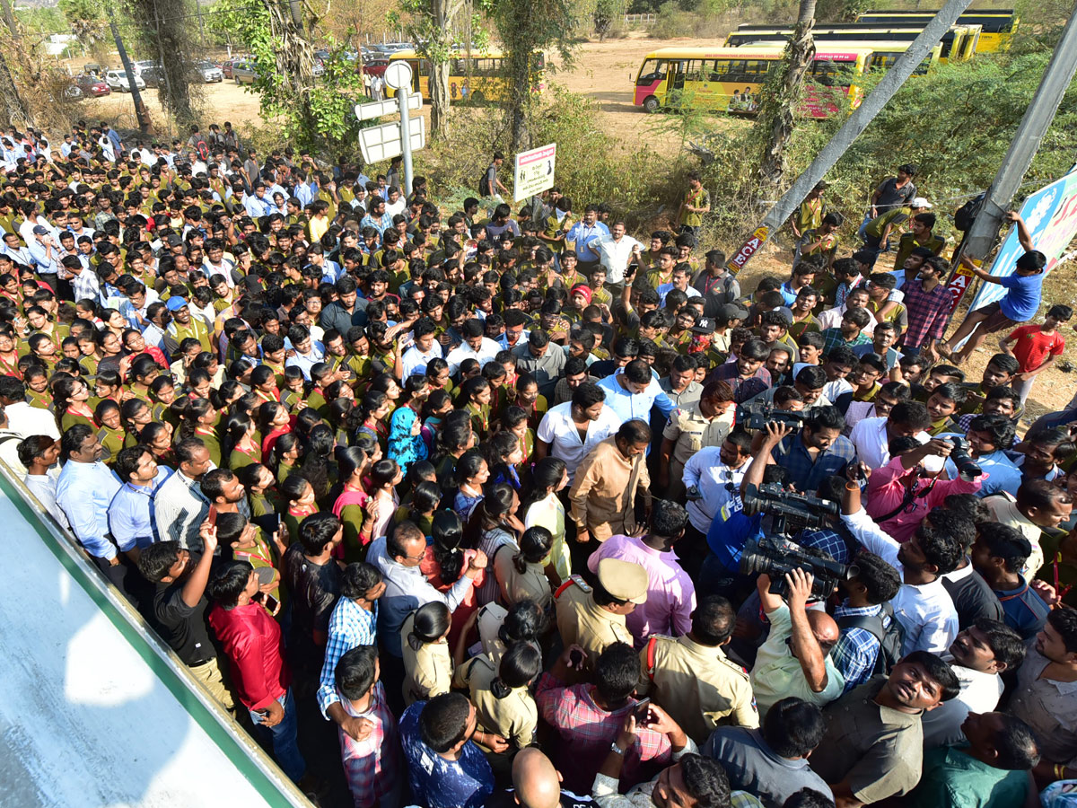 Mohan Babu Dharna Against Naidu in Tirupati  Photo Gallery - Sakshi20