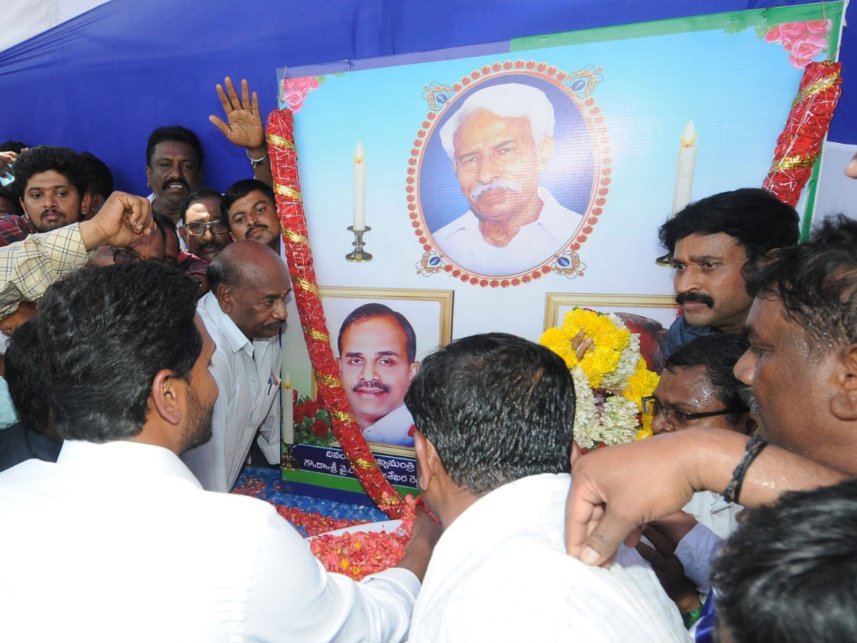 YS jagan Nominations In Pulivendula Photo Gallery - Sakshi13