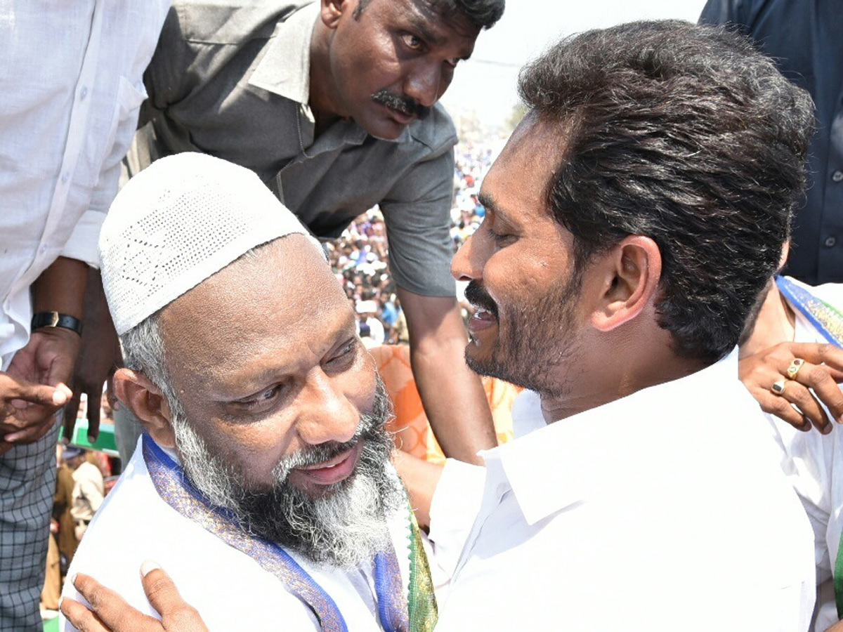 YS Jagan Election Meeting at Palasa Photo Gallery - Sakshi2