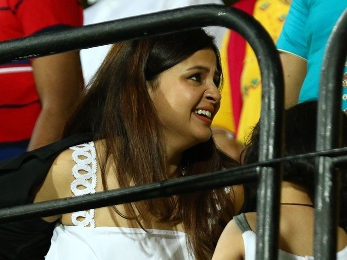 Chennai Super Kings beat Royal Challengers Bangalore by 7 wickets PHoto Gallery - Sakshi14