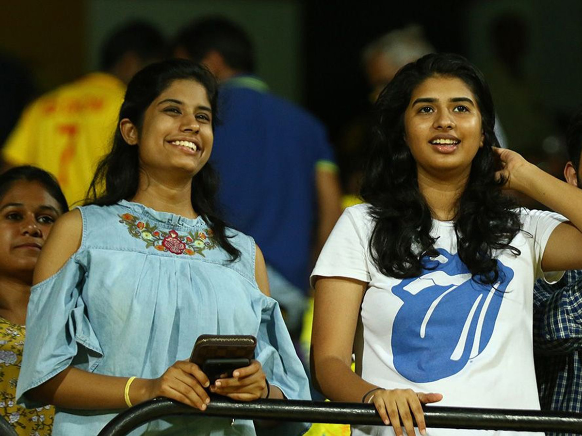 Chennai Super Kings beat Royal Challengers Bangalore by 7 wickets PHoto Gallery - Sakshi15