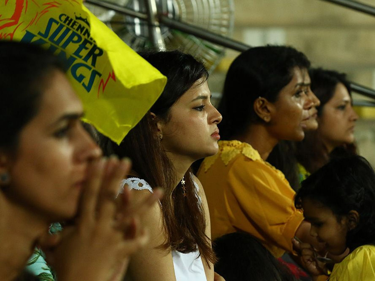 Chennai Super Kings beat Royal Challengers Bangalore by 7 wickets PHoto Gallery - Sakshi16